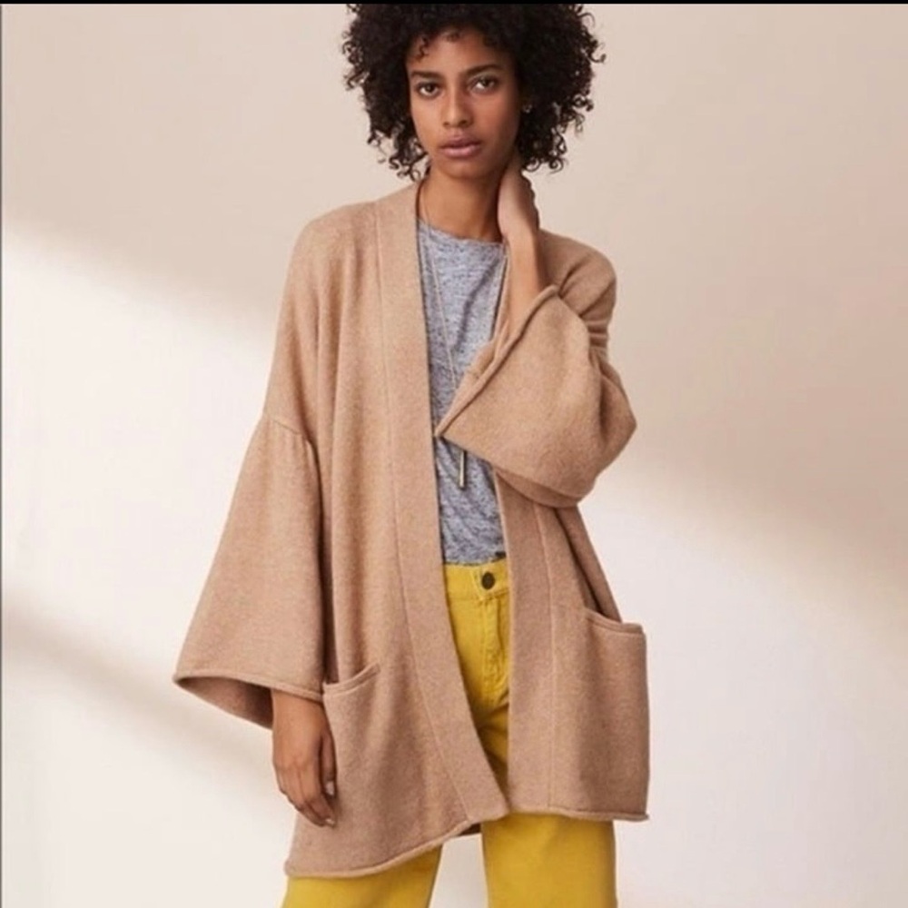 Lou & Grey Cardigan Sweater Womens Small Beige Open Front Bell Sleeve Pockets.